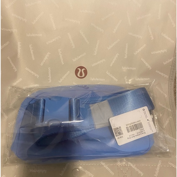 LULULEMON AERO BLUE 1L BELT BAG - Picture 12 of 12